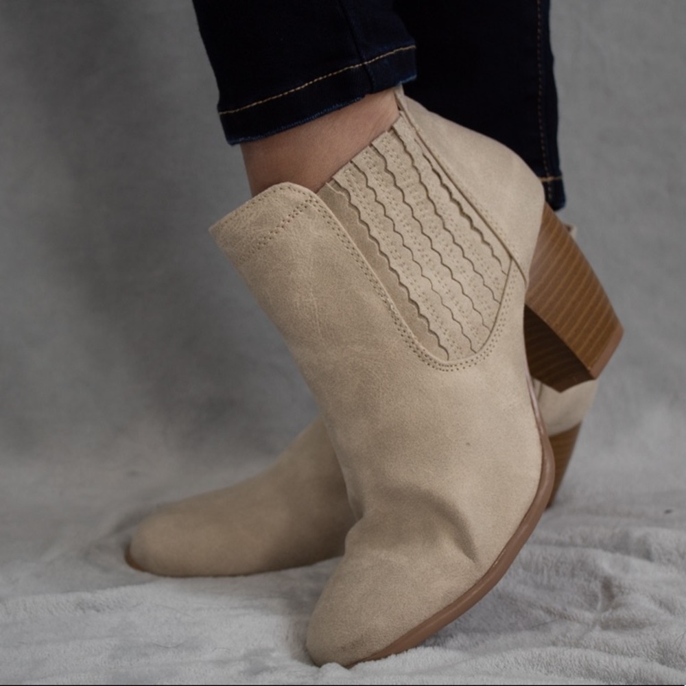Tan Qupid Booties